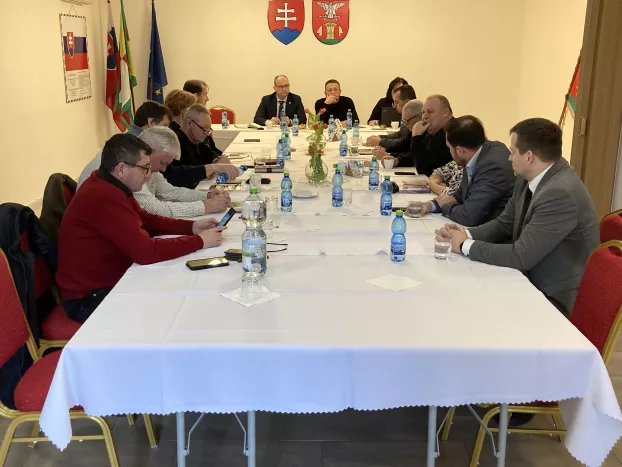 A jubileumi Hídverő Napokról és pályázatokról is egyeztettek Izsán - KÉPEKKEL 