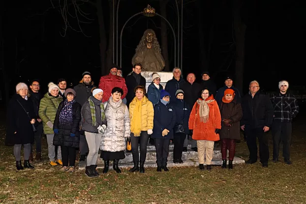 Kettős jubileum: V. László királyra és a Szent Korona Komáromba érkezésére emlékeztünk – KÉPEKKEL