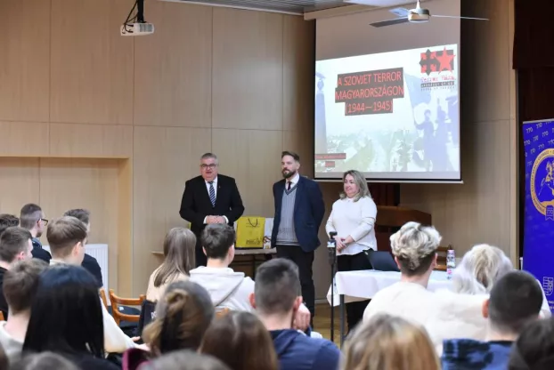 Pázmaneum történelemóra 