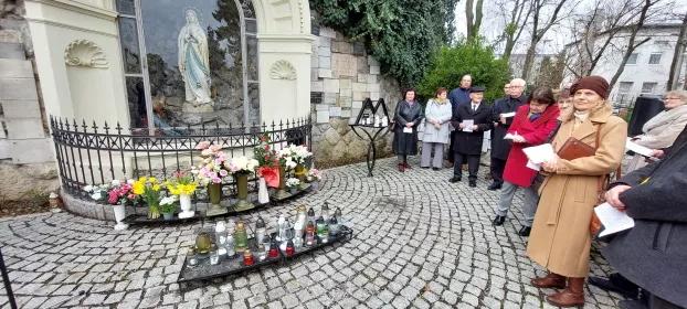 a lourdesi Szűz Mária barlang