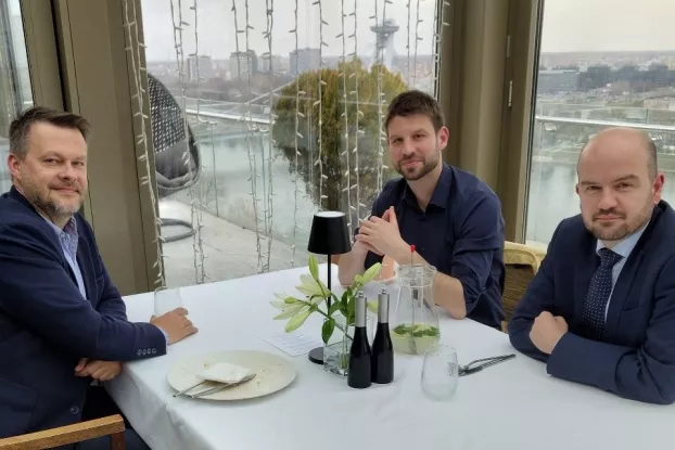Samuel Migaľ (b), Michal Šimečka és Martin Dubéci
