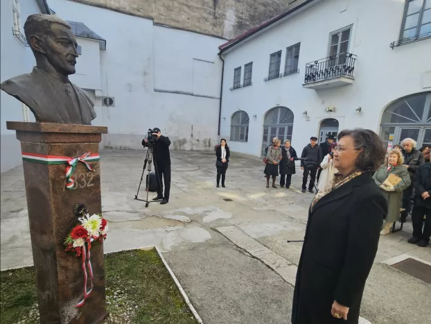 Kassa, megemlékezés, Esterházy János, Esterházy-szobor
