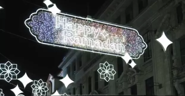 Boldog ramadánt - díszkivilágítás Londonban 2025-ben - X (Twitter)