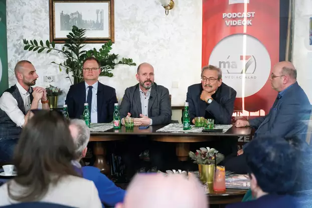 Metszet: Vendégeink kitárgyalták, miért alakult át a magyarországi belpolitika 2024 tavasza óta, és mi döntheti el a Fidesz és a Tisza közötti versenyfutást
