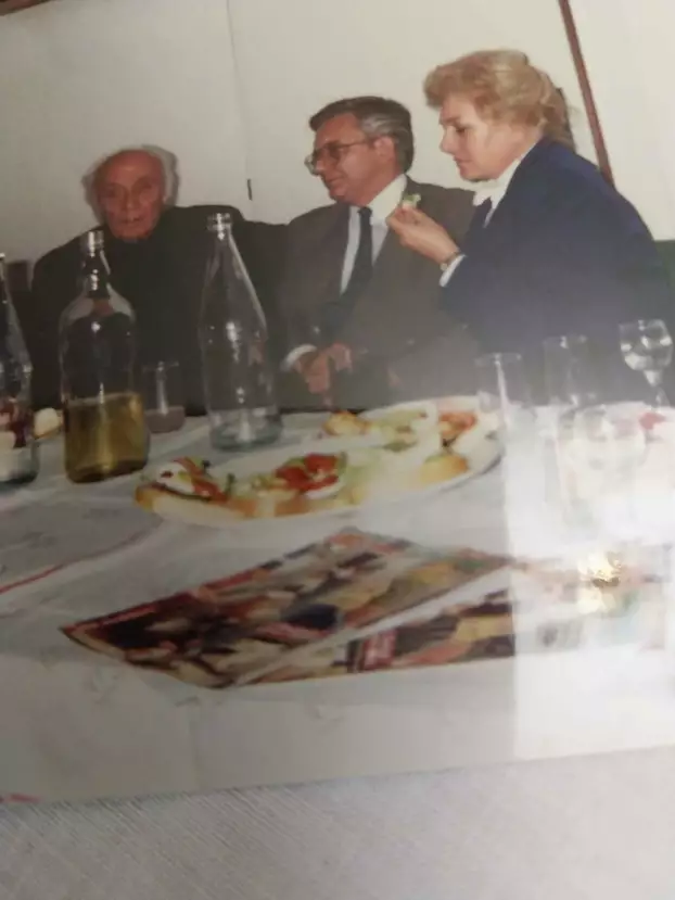 Polgármesteri díjat kapott könyvbemutatóján a 80 éves Szabóné Jozefik Edit - KÉPEKKEL 