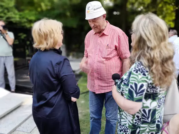 síremlékavatás