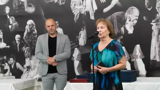 Jutalomelőadással és köszönőoklevéllel hálálkodott támogatóinak a Komáromi Jókai Színház – KÉPEKKEL