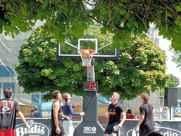 Jubileumi SBA 3x3 Pro Tour 2025 Komáromban – budapesti kosarasok győzelmével – KÉPEK