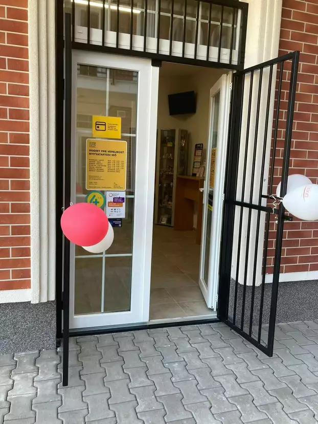 Új, korszerű bérleménybe költözött az izsai posta - KÉPEKKEL