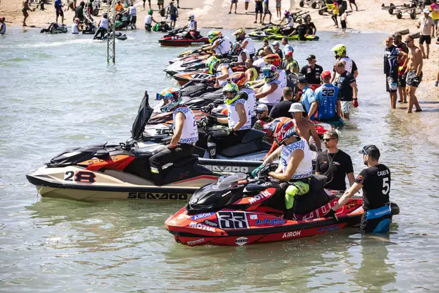 jet-ski