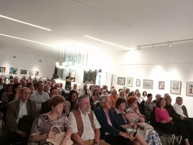 Teremavatás Jókai-előadással, tárlatnyitóval és Kastélyos-kóstolóval a komáromi „Egressyben” – KÉPEKKEL