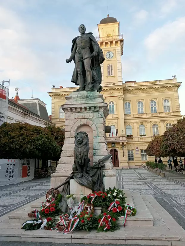 „A hősök vértanúsága örök mementó, amely kötelez bennünket, utódokat” – KÉPEKKEL