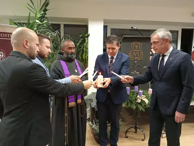 Adventi gyertyagyújtás