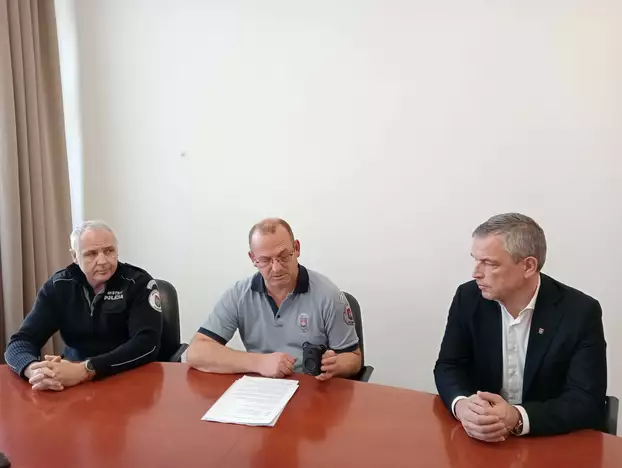  Rendőri testkamerákkal és a helyi kamerarendszer bővítésével a közbiztonság javításáért Komáromban - KÉPEKKEL