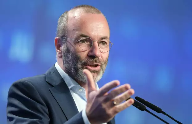 Nagy mellénnyel