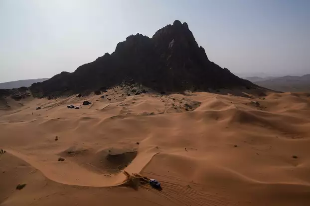 Carlos Sainz és Lucas Cruz autója Yanbu és Alula között