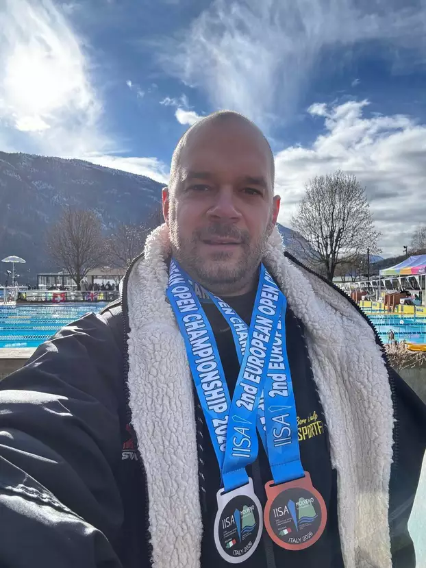 Tíz érmet szereztek a jeges vízi úszó-Európa-bajnokságon a Sportfanatic úszóklub tagjai – KÉPEKKEL