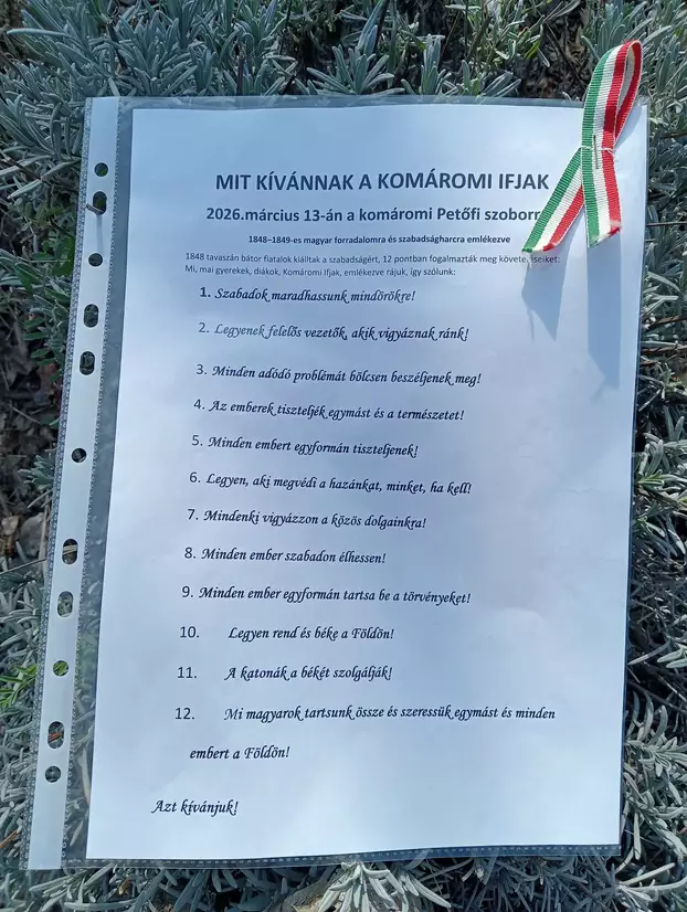  Elkezdődött az 1848/ 49-es magyar forradalom és szabadságharc hőseiről való ünnepségsorozat Komáromban – KÉPEKKEL