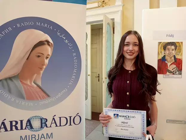  Jubilál a Mária Rádió rajzpályázata: Pócs Eszter, ógyallai középiskolás kapta a fődíjat - KÉPEKKEL