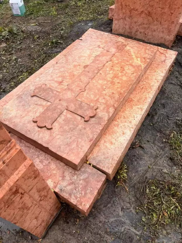 Felújították Komárom első polgármesterének sírját - KÉPEKKEL