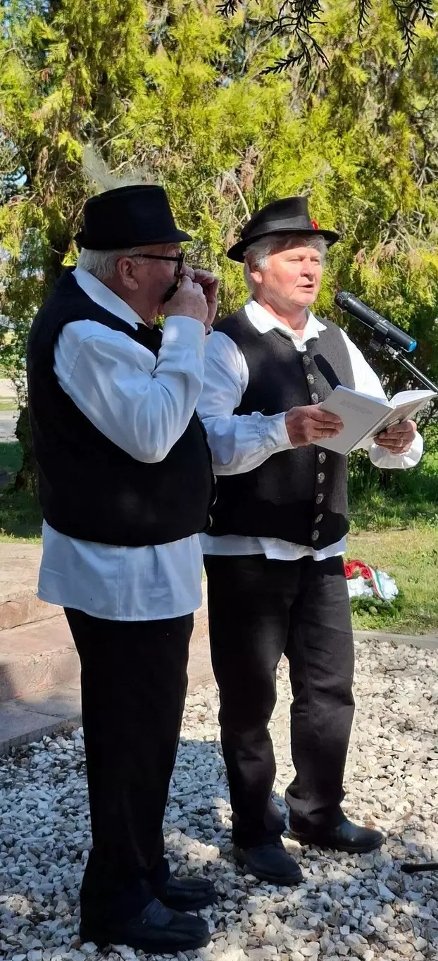 Megemlékezés Megyercsen: „Elvisznek bennünket idegen (se)honba...”