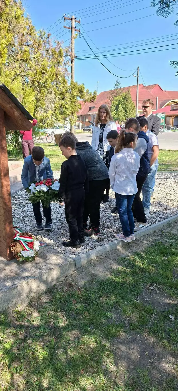 Megemlékezés Megyercsen: „Elvisznek bennünket idegen (se)honba...”