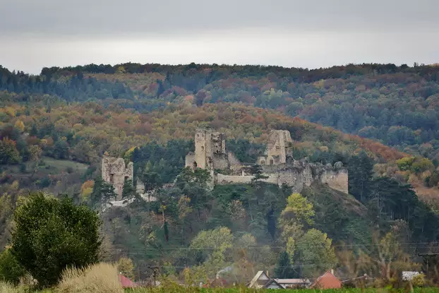 Vár