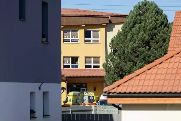 Szaniszlófalva iskola, támadás