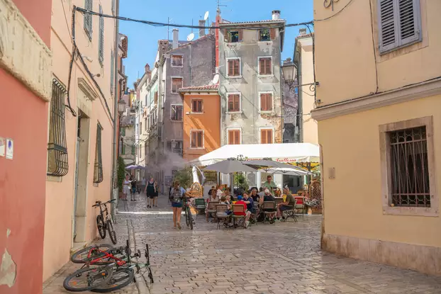 üdülés, turizmus, Horvátország, Rovinj