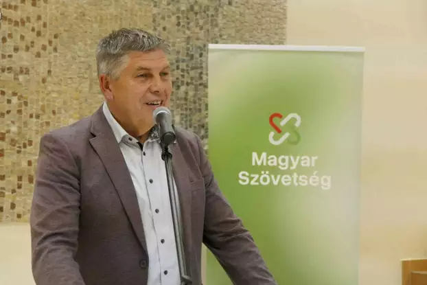 Új arcok, ismerős szándékok