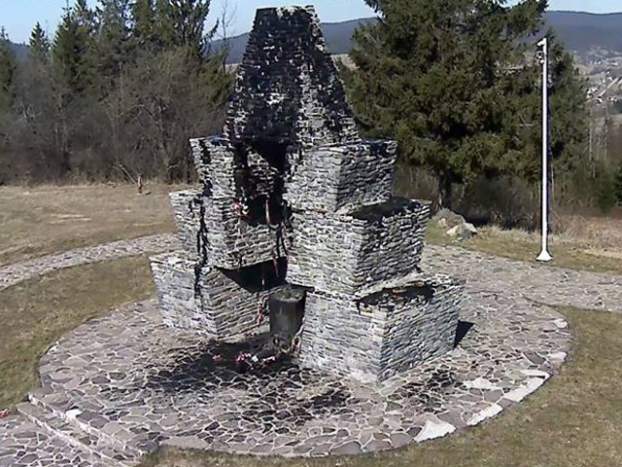 201403111817510.verecke02.jpg