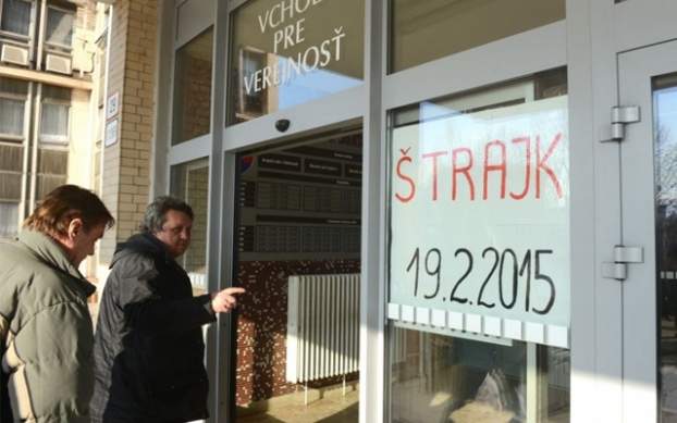 201502191537560.strajk01.jpg