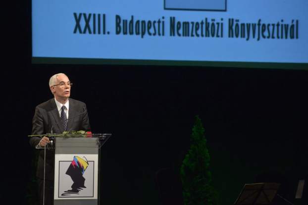 201604211636340.konyv01.jpg