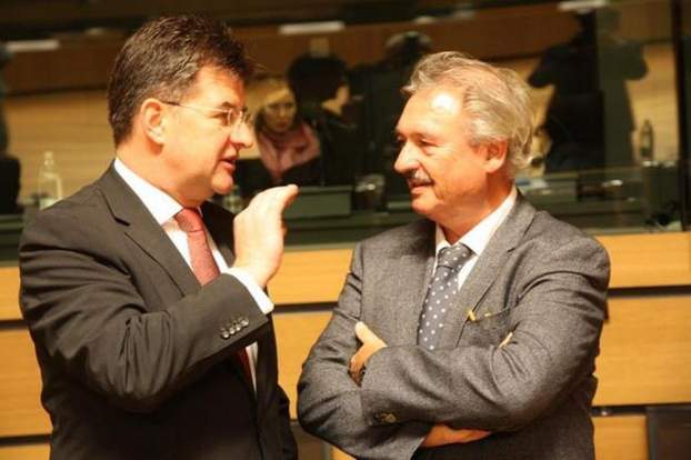 201605121451400.lajcak-asselborn.jpg