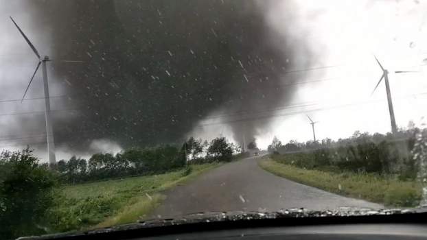 201606080817360.tornado-in-schleswig-holstein.jpg