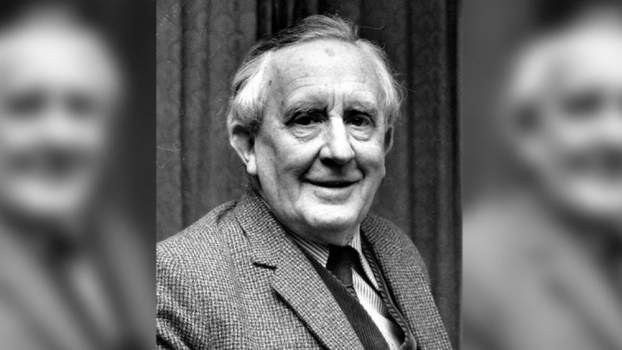 201611081655520.jrr-tolkien.jpg