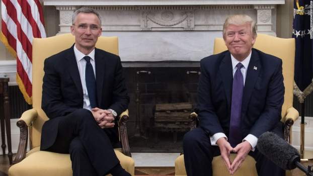 201704130945180.trump-stoltenberg000.jpg