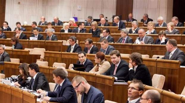 201705141914170.152339-parlament-poslanci-clanokW.jpg