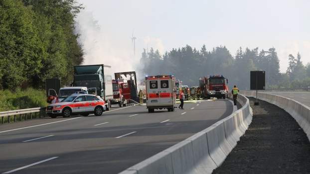 201707031007010.unfall-a9-reisebus-108.jpg