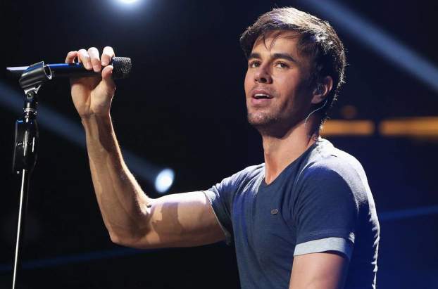 201710311716450.enrique-iglesias-.jpg