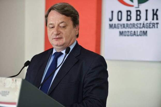 201712061158380.kovacs.jpg