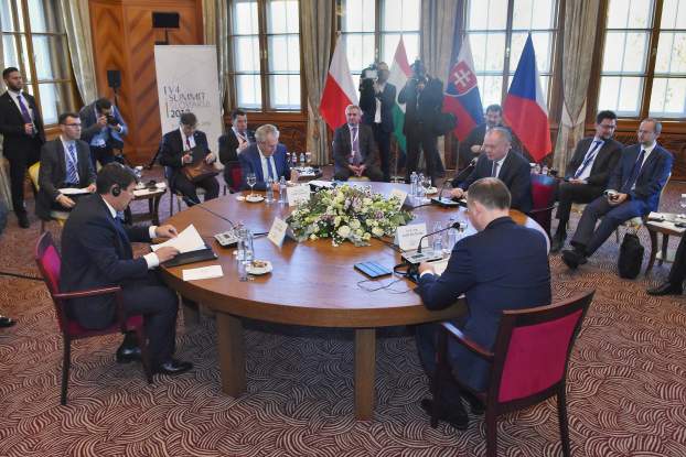 V4 államfők találkozója Csorbató