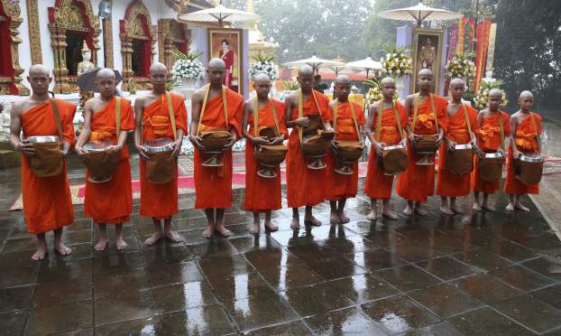 Thaiföldi focisták kolostorba vonulnak