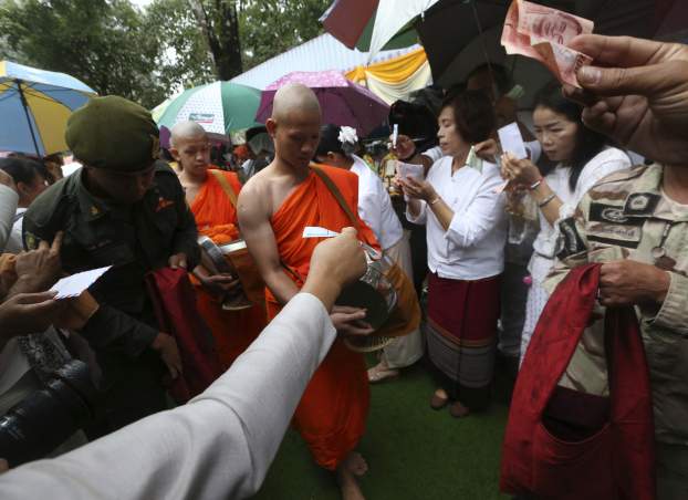 Thaiföldi focisták kolostorba vonulnak
