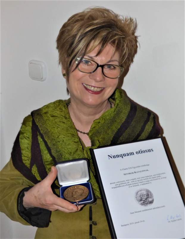 Szvorák Katalin a díjjal