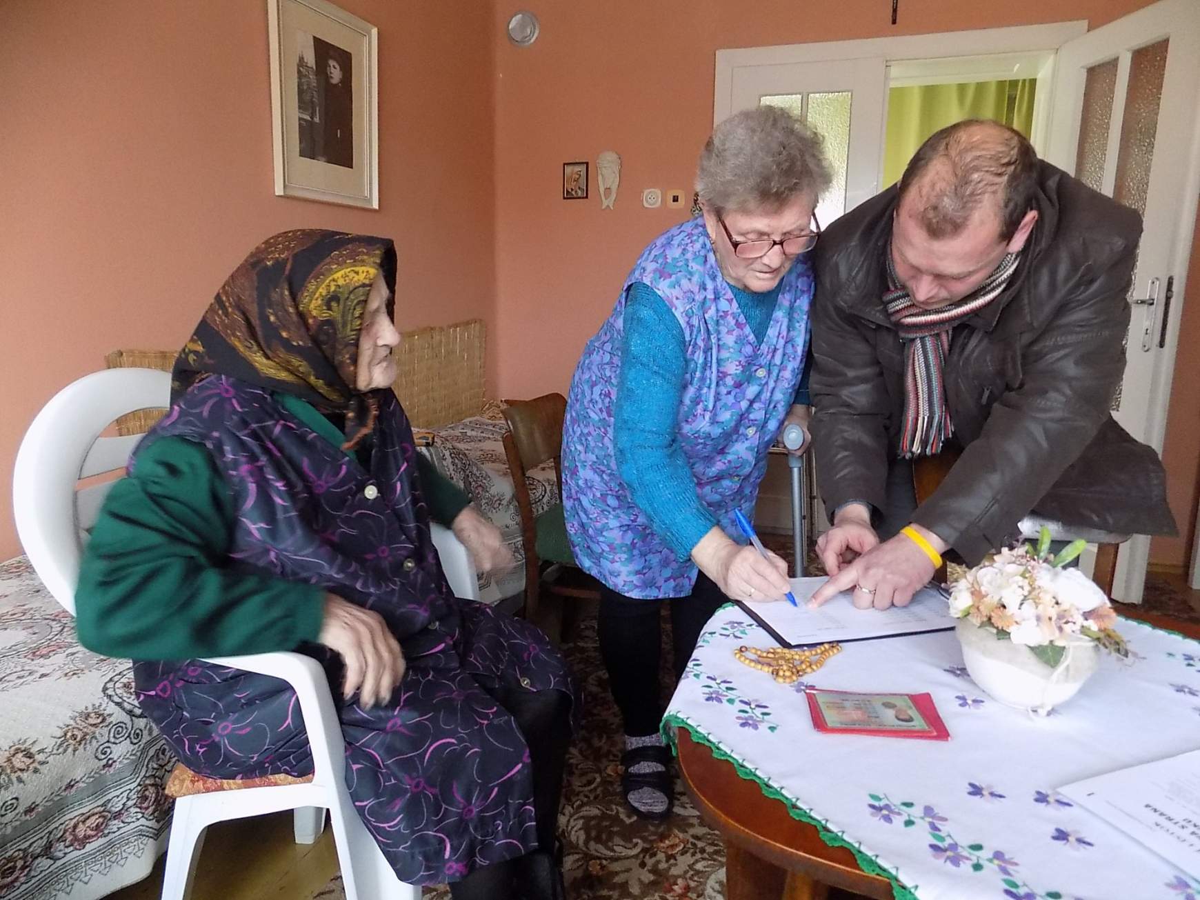 a 102 éves Hóz Mariska néni választ