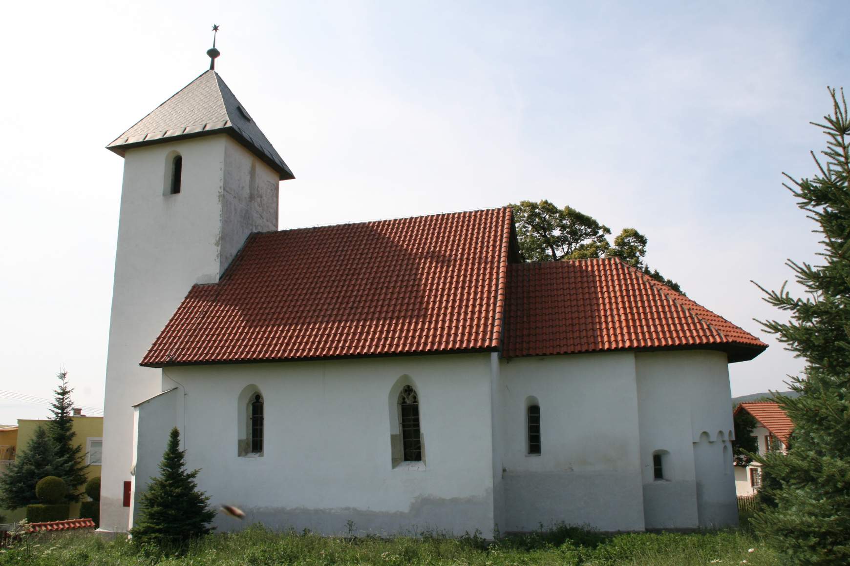 Kisbári temploma