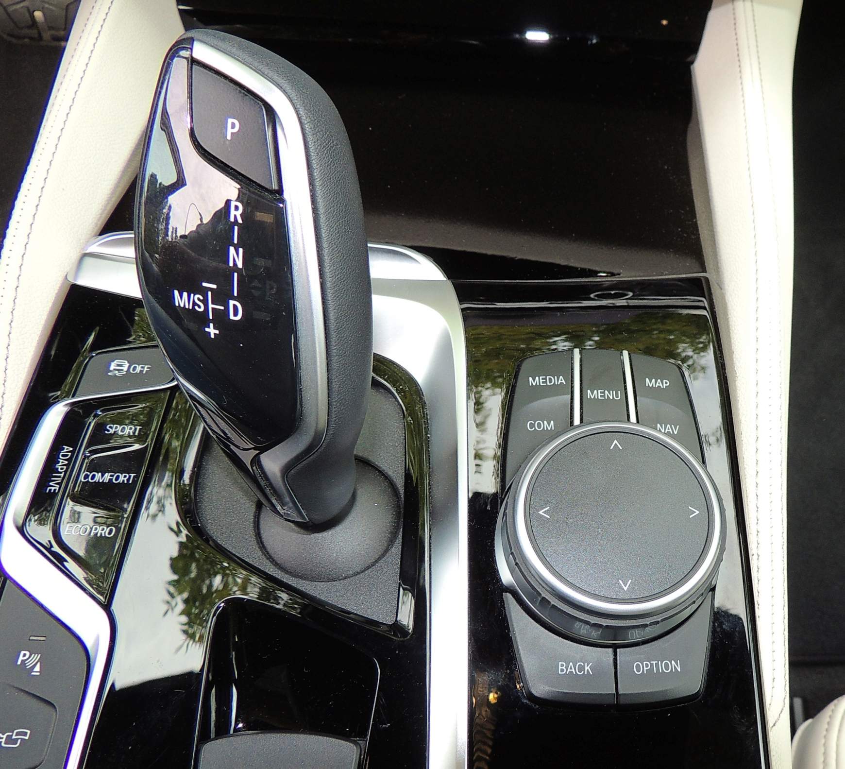 BMW M550i xDrive 