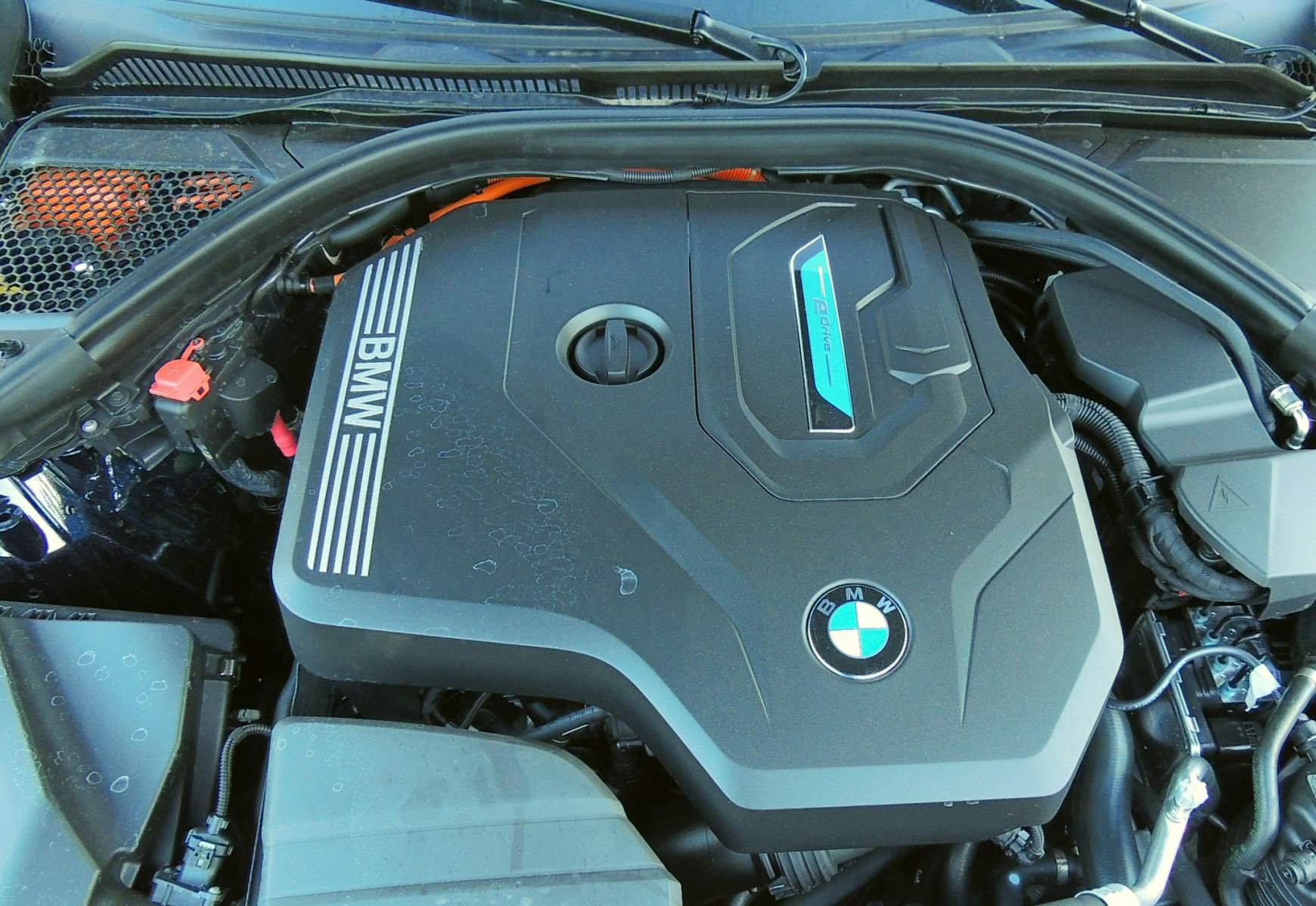 BMW 330e 