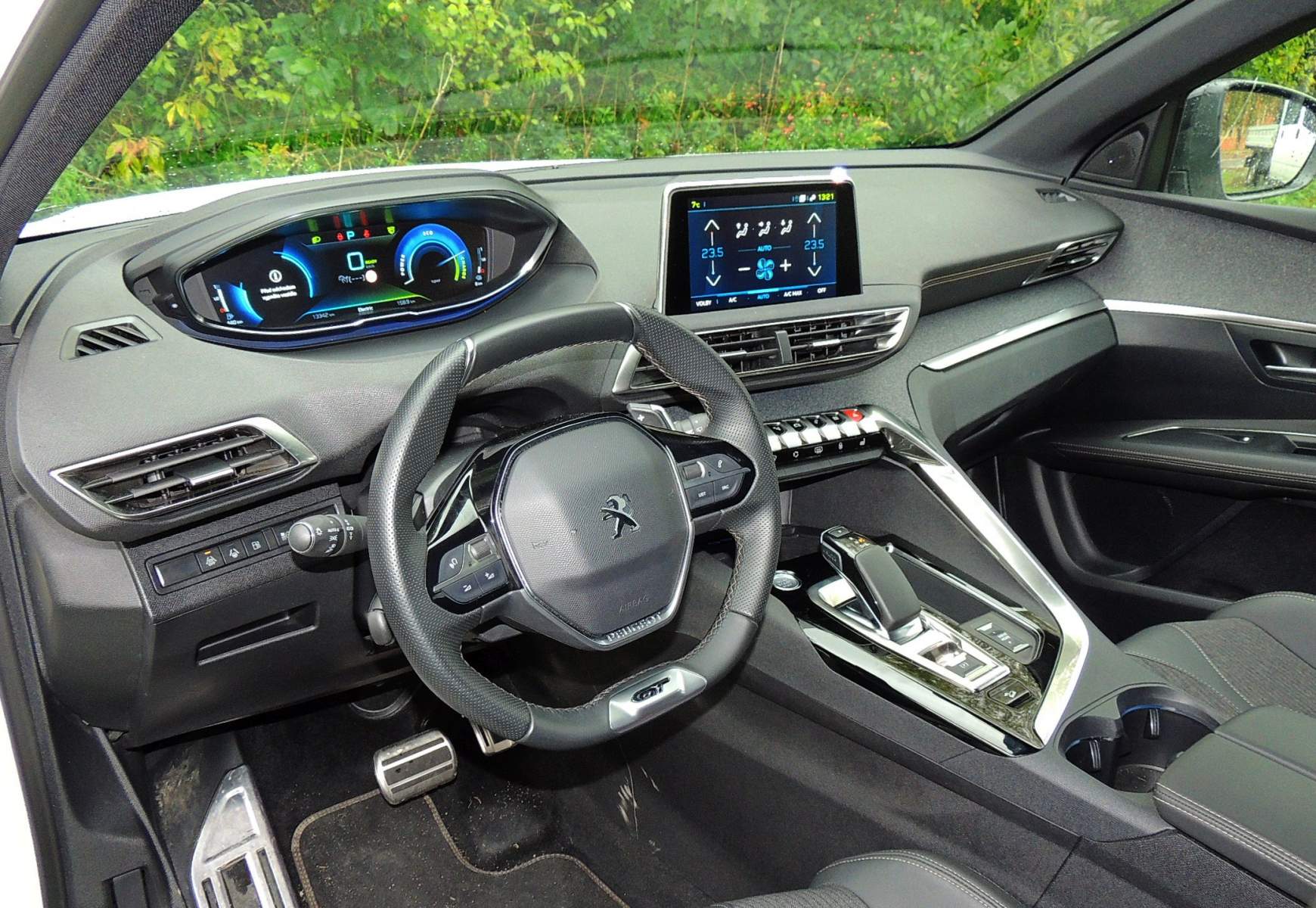 Peugeot 1.6 Hybrid4 300 LE